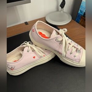 Converse Chuck Taylor All Star Lift Smeaker with Heart Details - Size 8.5